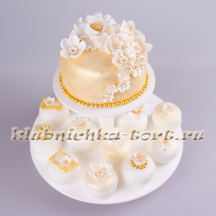 Свадебный торт с пирожными "Рошфор золотой жемчуг" 1800руб/кг + 230руб пирожное